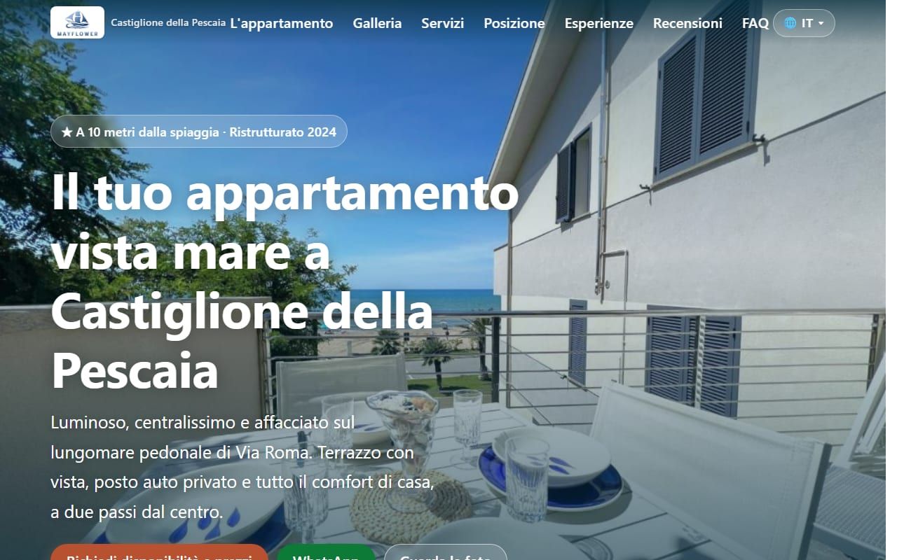Home del sito Appartamento MayFlower: foto del terrazzo con vista sul mare e titolo «Il tuo appartamento vista mare a Castiglione della Pescaia».